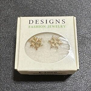 30.  NEW Goldtone Petite Snowflake Stud Earrings